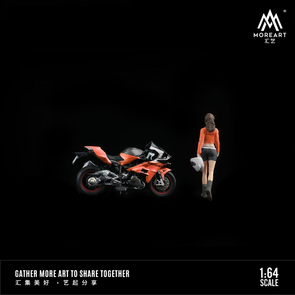 MoreArt 1:64 Kawasaki Classic Orange Motorcycle Doll Set (1 Motorcycle + 1 Figure)