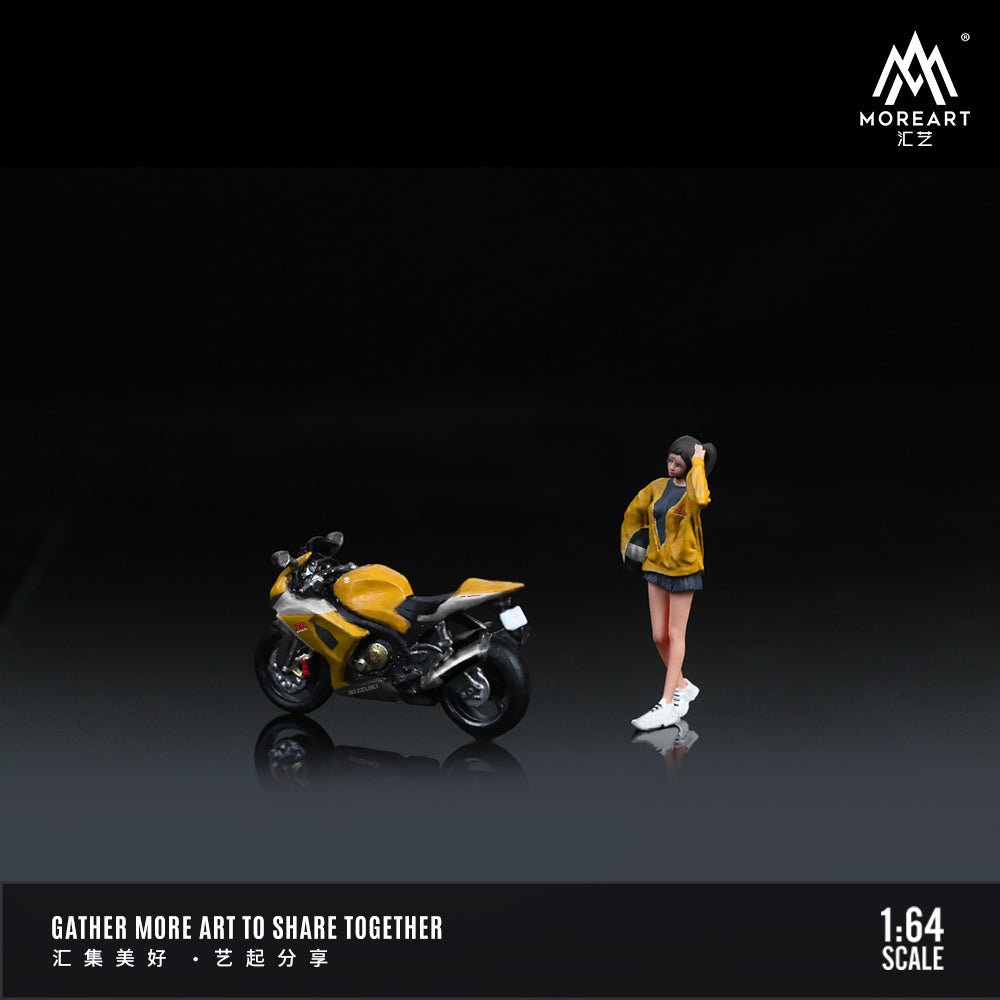 MoreArt 1:64 Suzuki GSX-R1000 Black and Yellow Motorcycle Beauty Doll Set (1 Motorcycle + 1 Figure)