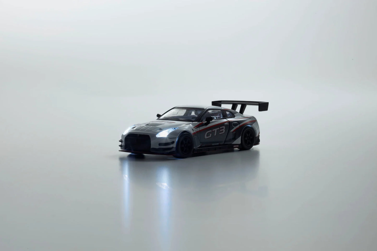 Kyosho 1:64 NISSAN GT-R NISMO GT-3 (White / Presentation) (MOTN LED Base Compatible)