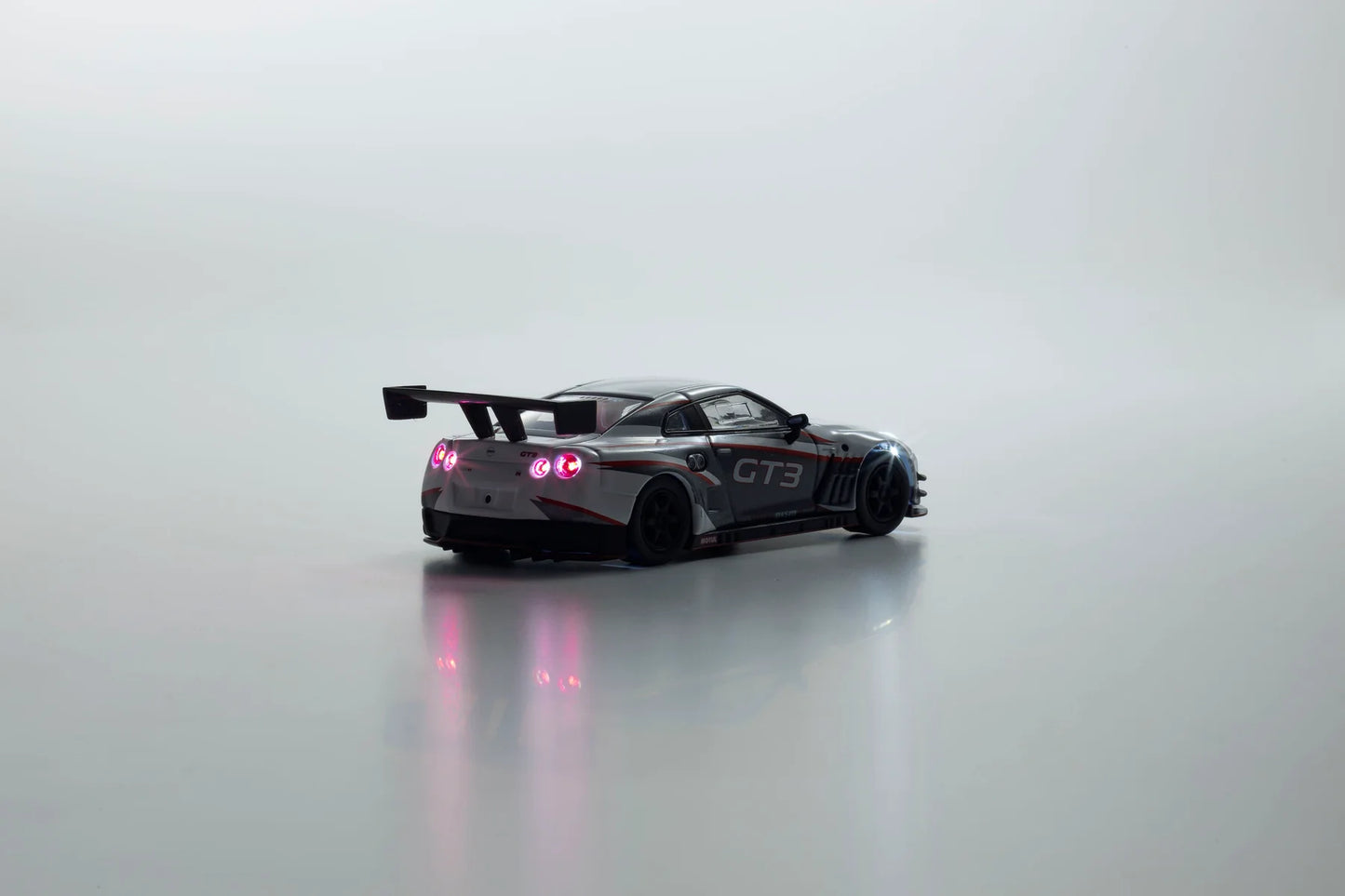 Kyosho 1:64 NISSAN GT-R NISMO GT-3 (White / Presentation) (MOTN LED Base Compatible)
