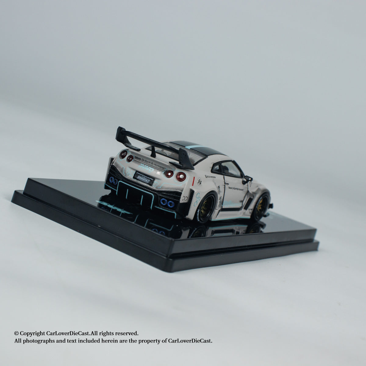 INNO64 1:64 Nissan GT-R R35 WIDEBODY ”ZHUOHAO LIU X INNO64" China Beijing Hobby Expo HEC 2025 Event Edition (IN64-R35SL-HEC25)