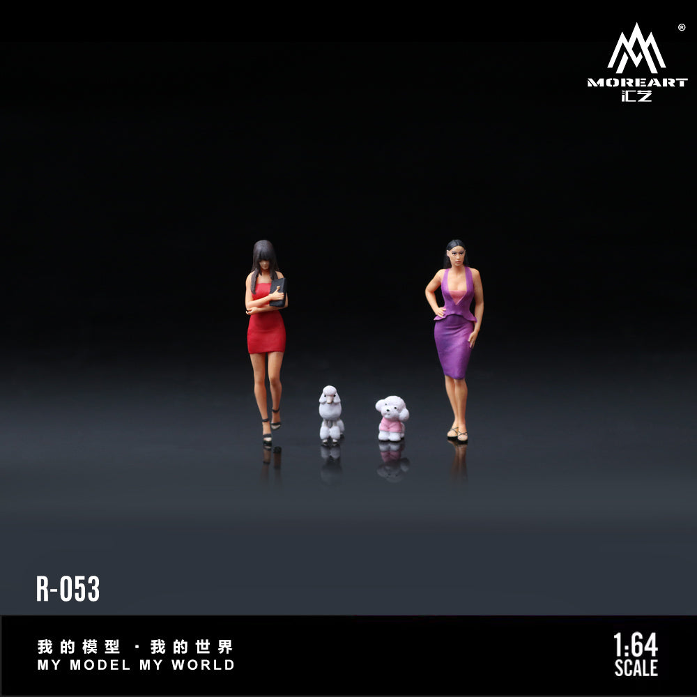 MoreArt 1:64 Dog Walking Girl Doll A Set (2 Women + 2 Dogs Figures Set)