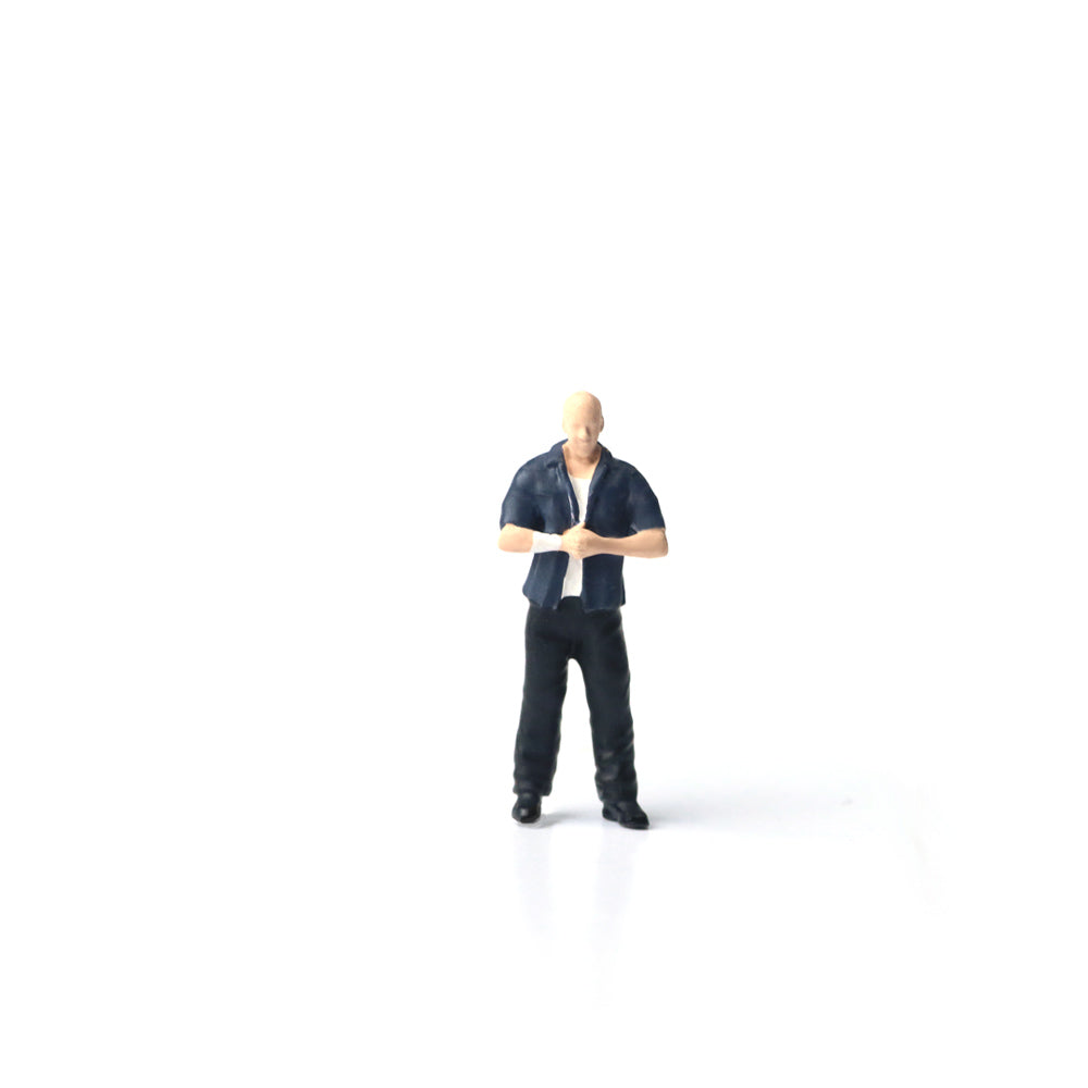 MoreArt 1:64 Fast and Furious Dom Figure (1 figure only, model car is not included)