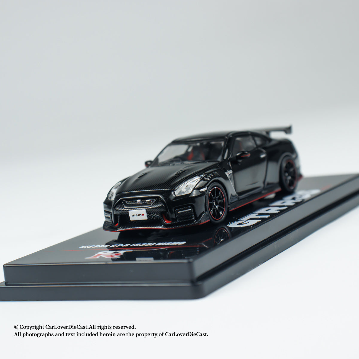 INNO64 1:64 NISSAN GT-R (R35) NISMO Black (IN64-R35N-BLA)