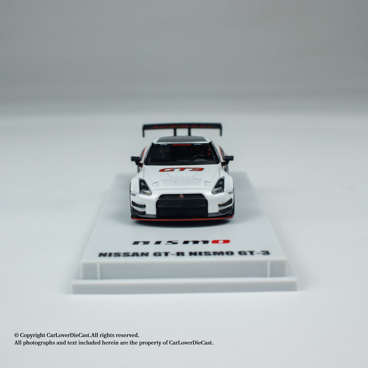 Kyosho 1:64 NISSAN GT-R NISMO GT-3 (White / Presentation) (MOTN LED Base Compatible)