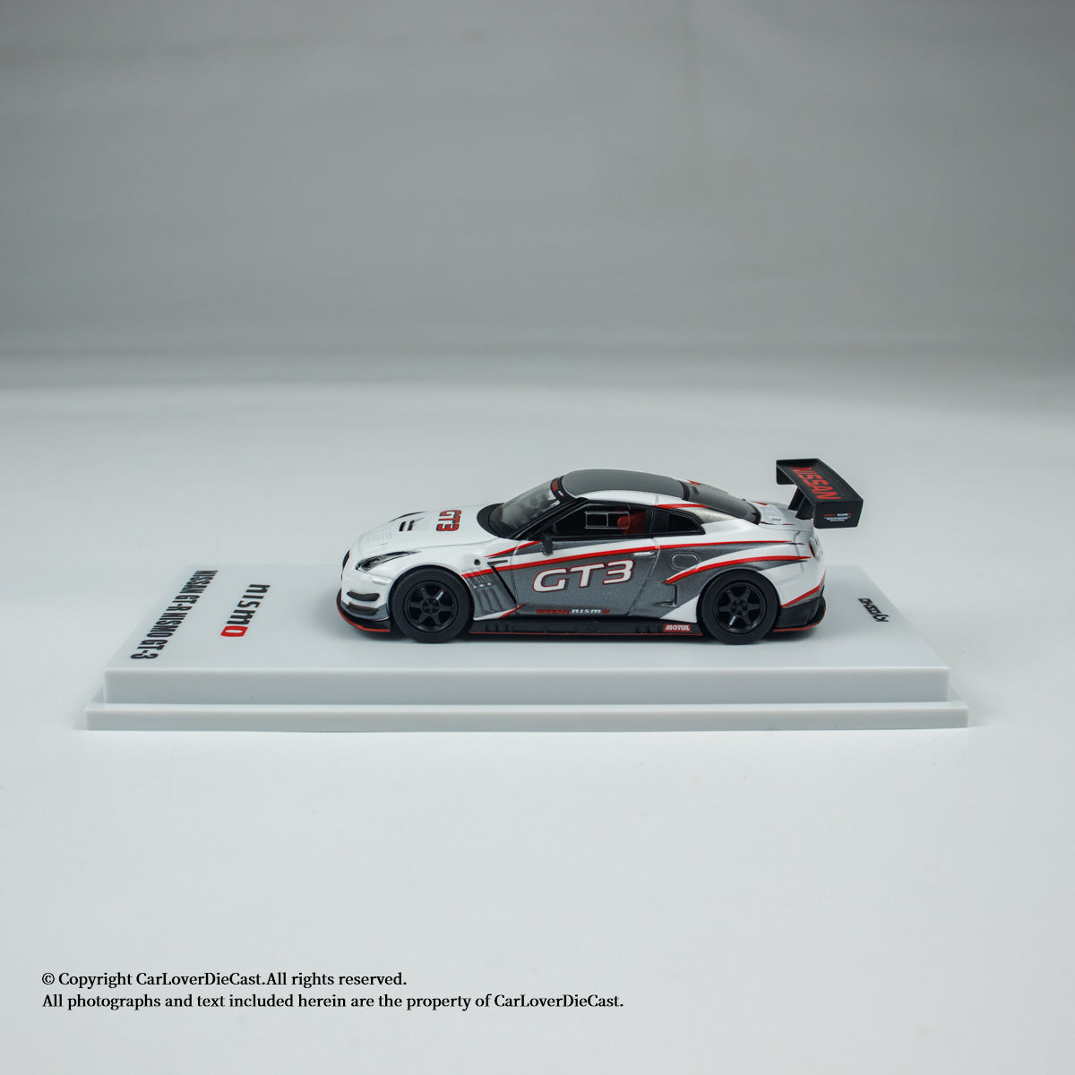 Kyosho 1:64 NISSAN GT-R NISMO GT-3 (White / Presentation) (MOTN LED Base Compatible)