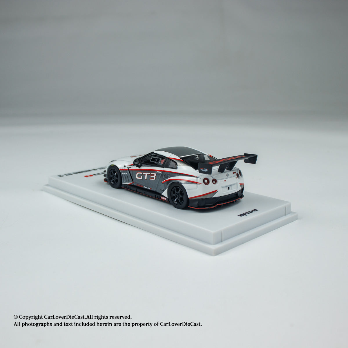 Kyosho 1:64 NISSAN GT-R NISMO GT-3 (White / Presentation) (MOTN LED Base Compatible)