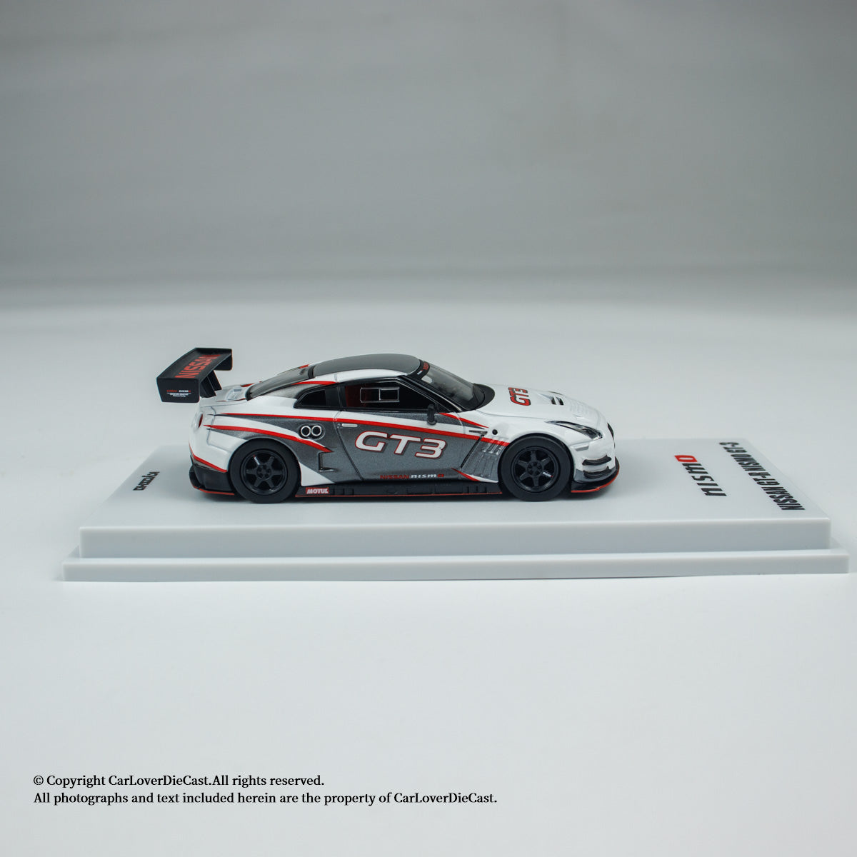 Kyosho 1:64 NISSAN GT-R NISMO GT-3 (White / Presentation) (MOTN LED Base Compatible)