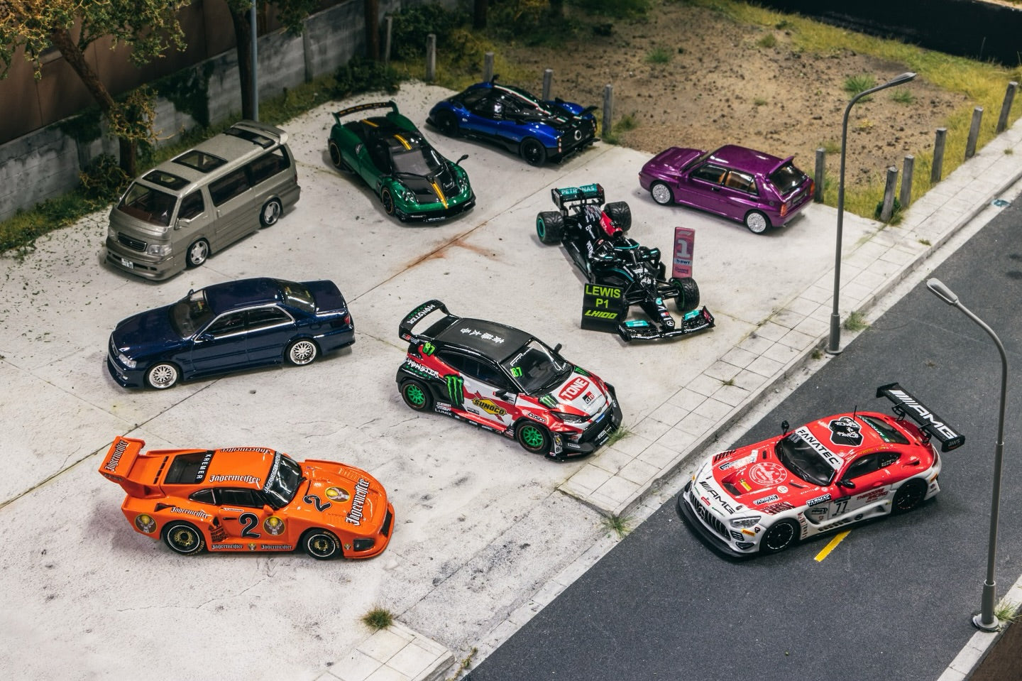 Tarmac Works 1/64 Lancia Delta HF Integrale Viola - ROAD64