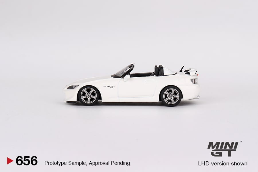 Mini GT 1:64 Honda S2000 (AP2) CR Grand Prix White LHD (MGT00656-CH)