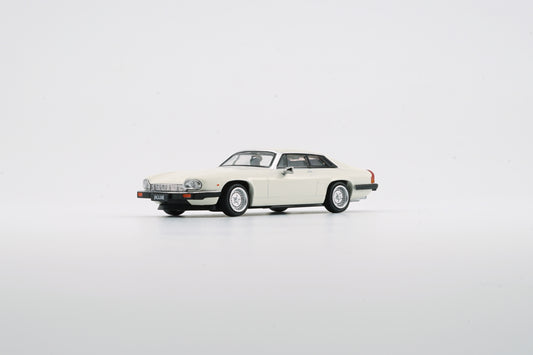 BM Creations 1/64 Jaguar XJ-S XJS V12 Glacier White with 4 Additional Wheels (RHD)