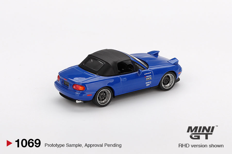 Mini GT 1:64 Mazda Miata MX-5 (NA) Tuned Version Dark Blue (MGT01069-CH)