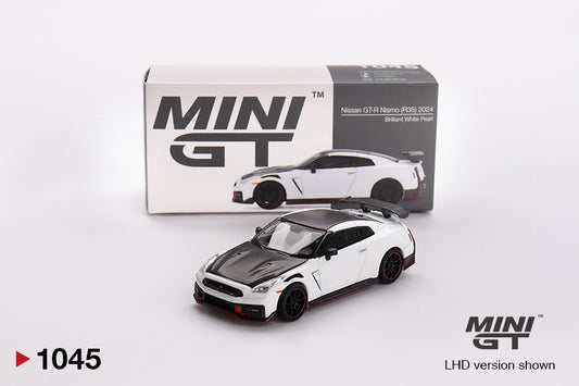 Mini GT 1:64 Nissan GT-R Nismo 2024 Brilliant White Pearl (MGT01045-CH)