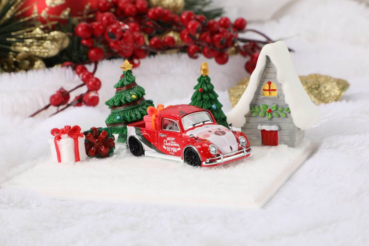 Liberty64 1:64 Volkswagen Beetle Pickup Robert Design Christmas Edition with Christmas Diorama Limited 699 Pieces