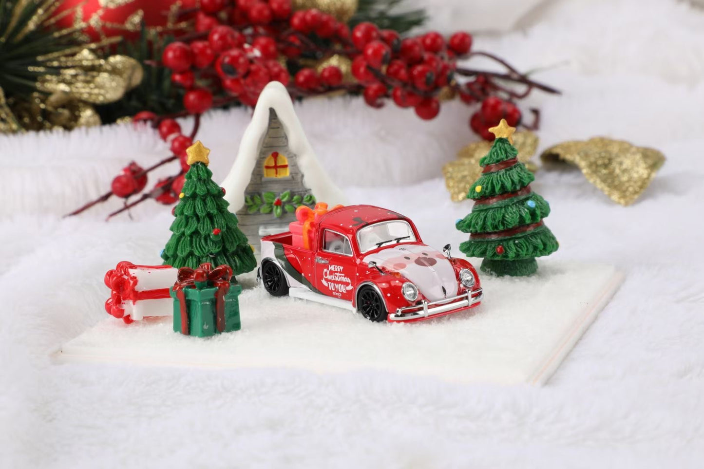 Liberty64 1:64 Volkswagen Beetle Pickup Robert Design Christmas Edition with Christmas Diorama Limited 699 Pieces