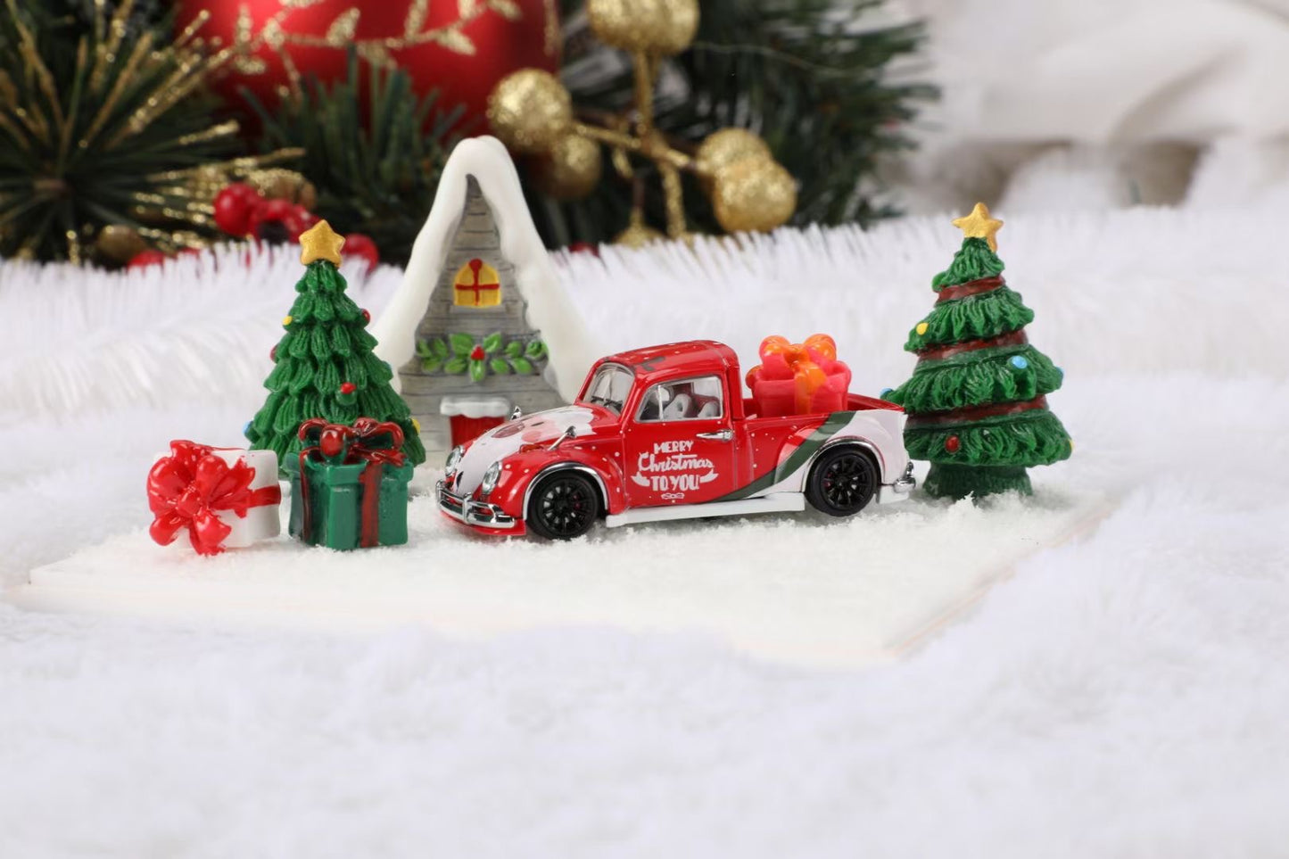 Liberty64 1:64 Volkswagen Beetle Pickup Robert Design Christmas Edition with Christmas Diorama Limited 699 Pieces
