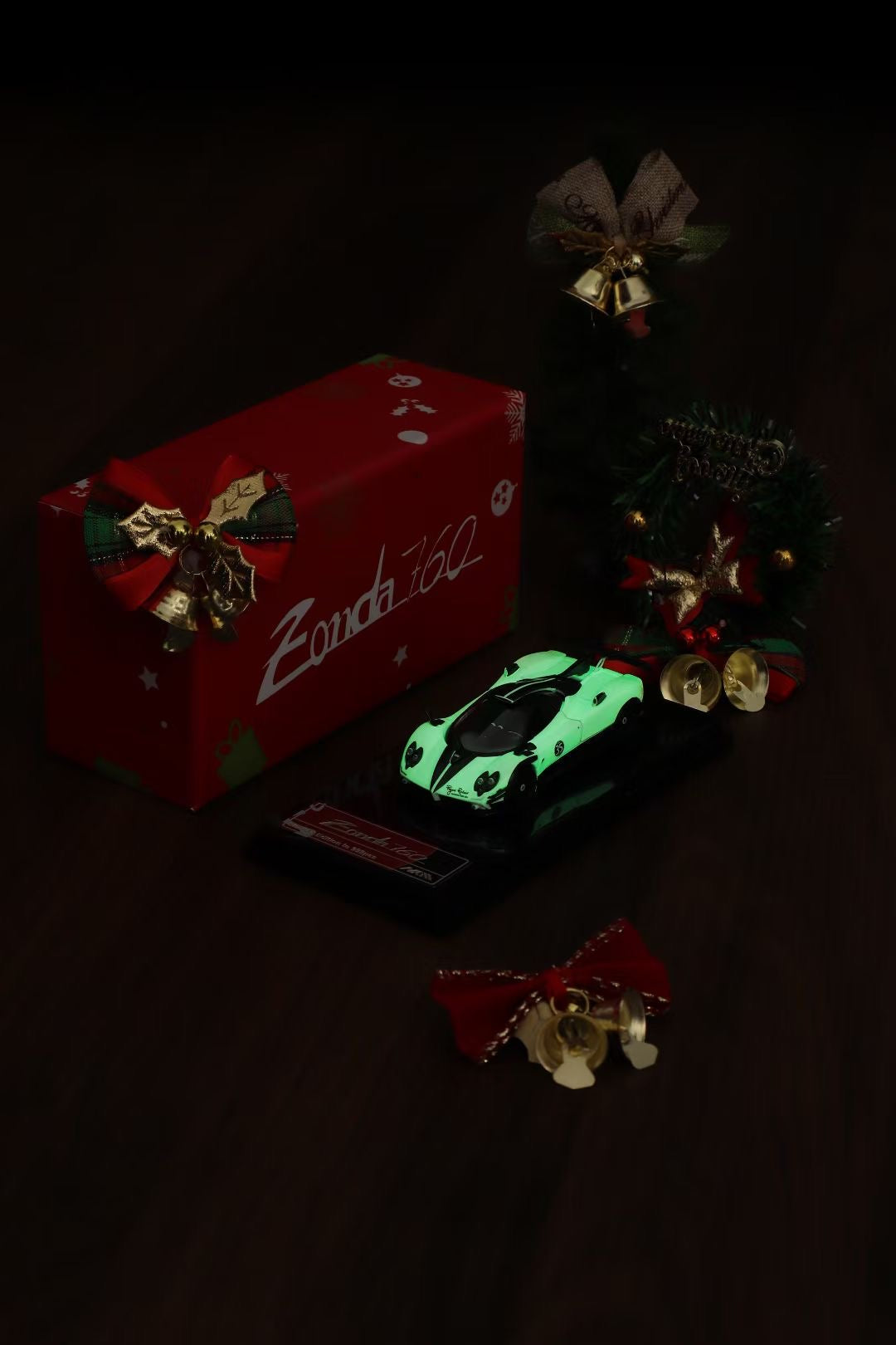 HKM Premium 1:64 Pagani Zonda 760 Berlinetta 2014 Hard Roof Luminous White #35 Removable Rear Engine Boot with Detailed Engine Christmas Premium Packaging Limited 999 Pieces