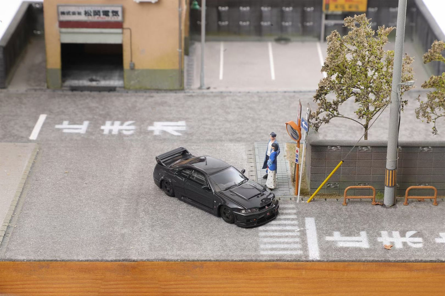 Focal Horizon 1:64 Nissan Skyline GT-R R33 Nismo 400R Openable Engine Hood with Detailed Engine Full Carbon Black