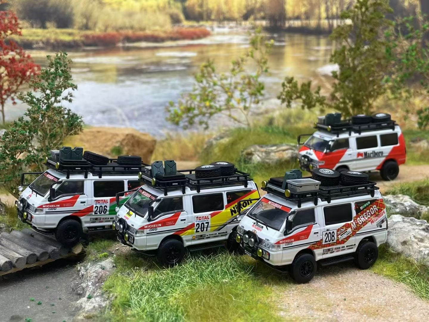 Autobots Model 1:64 Mitsubishi Delica 3 Star Wagon 4X4 Off Road Custom Edition Mitsubishi Oil Co. #208