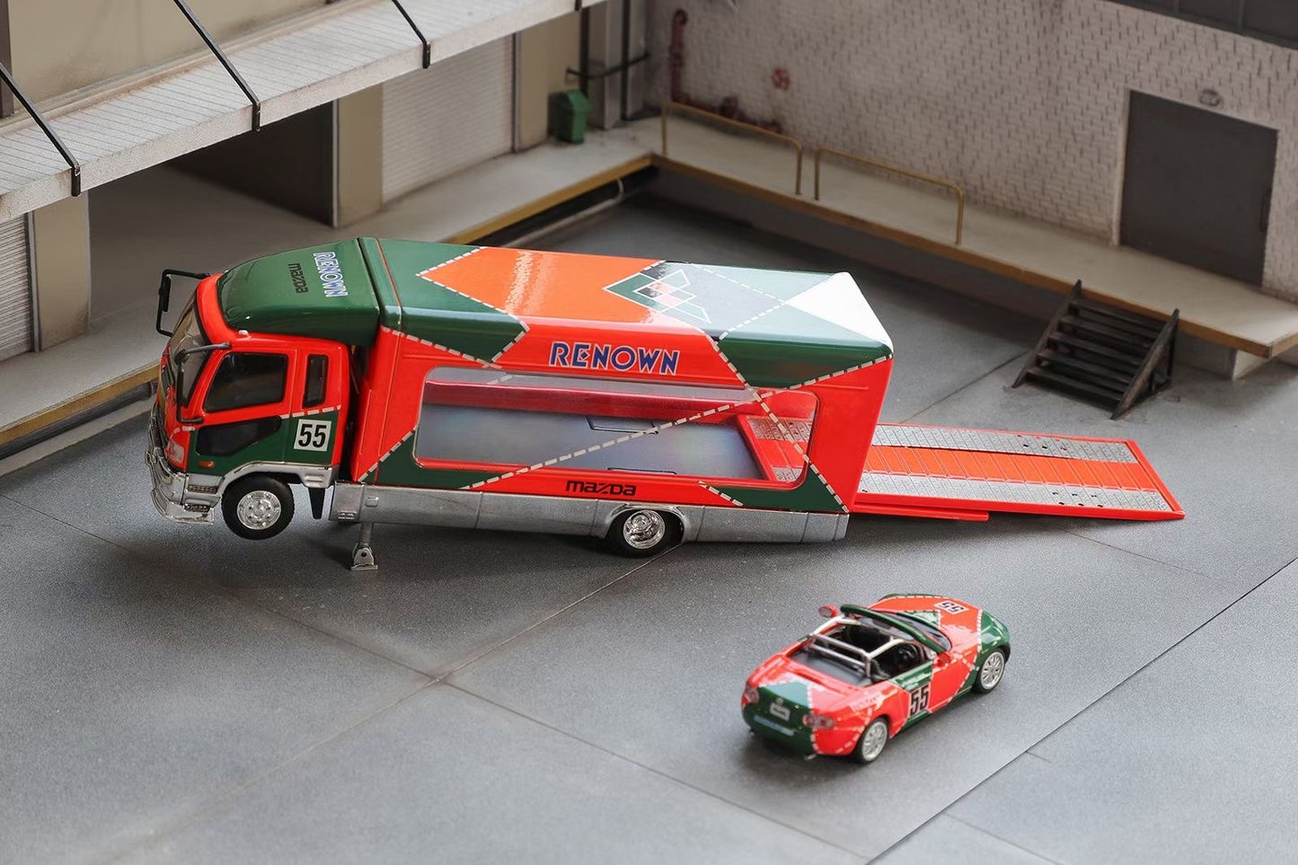 Shadow Pro 1:64 Mitsubishi Fuso Fighter MK2 FK 2017 Outriggers Raised Transparent Truck + Mazda MX-5 NC Le Mans Champion 787b Orange Green Limited 999 Pieces -2 Car Set