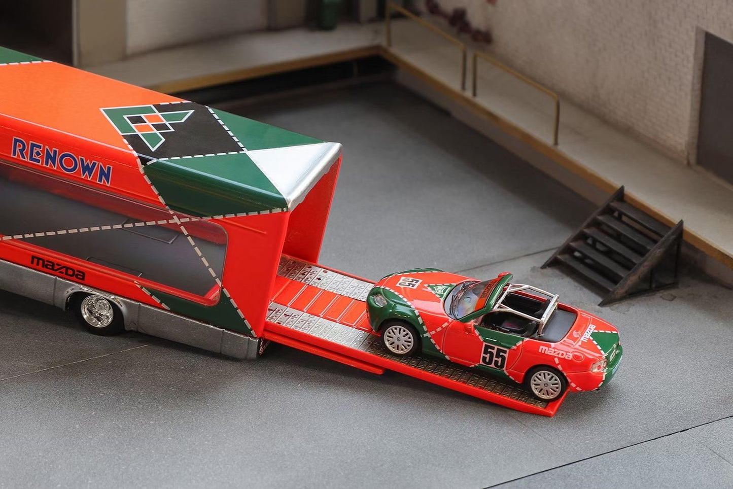 Shadow Pro 1:64 Mitsubishi Fuso Fighter MK2 FK 2017 Outriggers Raised Transparent Truck + Mazda MX-5 NC Le Mans Champion 787b Orange Green Limited 999 Pieces -2 Car Set
