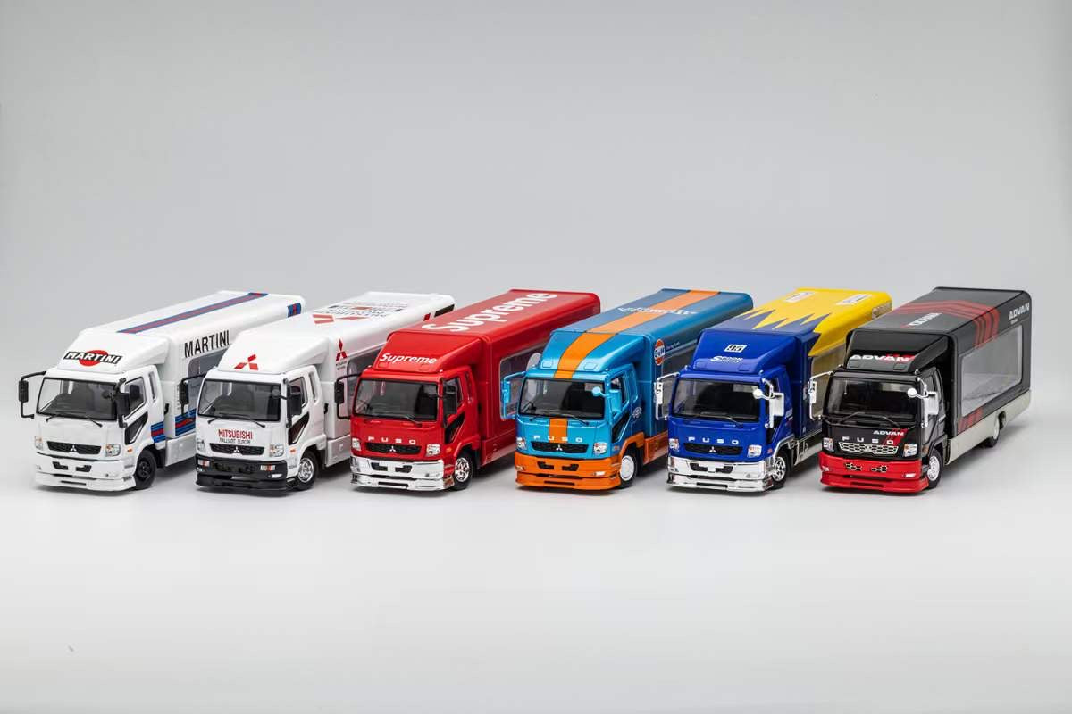 GCD 1/64 Mitsubishi Fuso Fighter MK2 2017 Outriggers Raised Truck - Spoon Livery