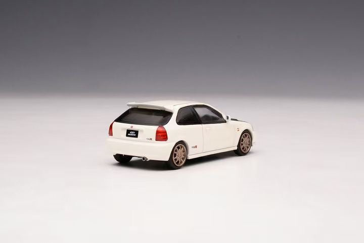 Motorhelix Intern Series 1:64 Honda Civic Type R EK9 Carbon Hood Mugen Edition Champion White - Honda and Mugen Official Licensed