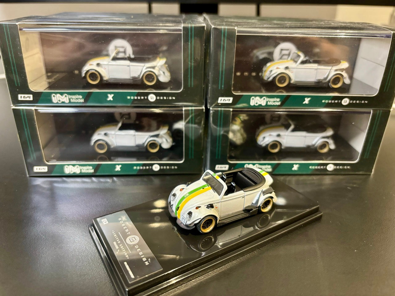 Inspire Model 1/64 Volkswagen Beetle RWB Robert Design Stripe- White 2(ST740008H)