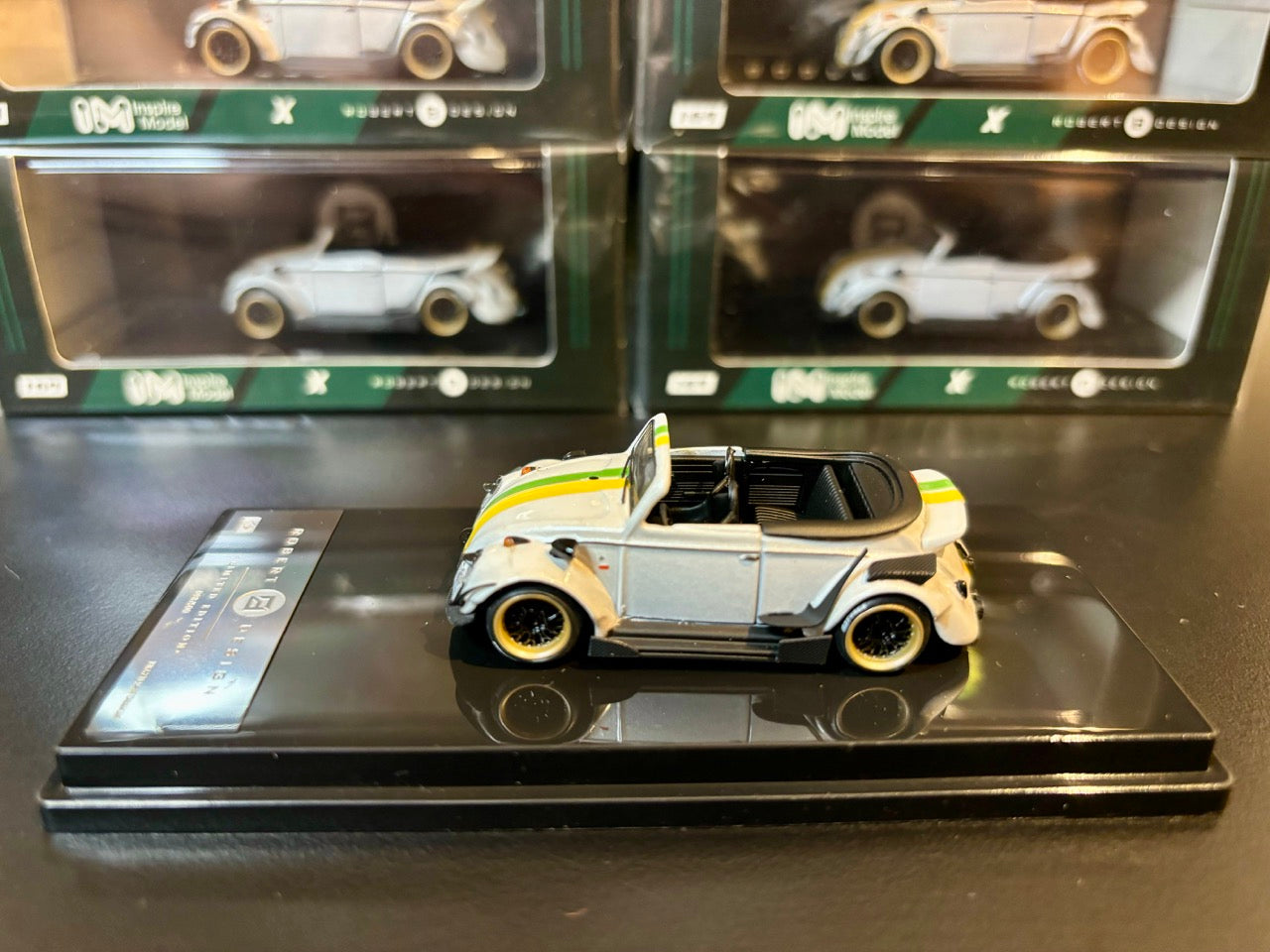 Inspire Model 1/64 Volkswagen Beetle RWB Robert Design Stripe- White 2(ST740008H)
