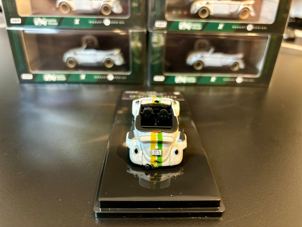 Inspire Model 1/64 Volkswagen Beetle RWB Robert Design Stripe- White 2(ST740008H)