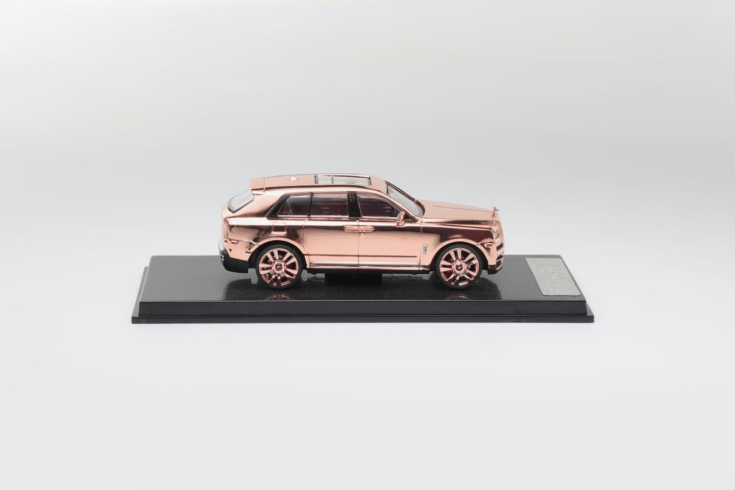Smallcarart 1:64 Rolls Royce Cullinan Rose Gold Limited 399 Pieces