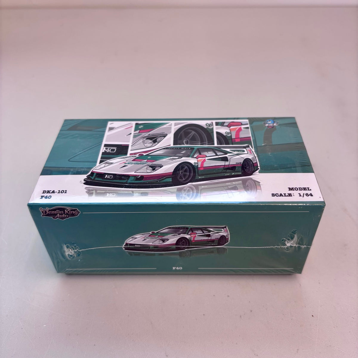 Demon King Auto 1:64 F40 LB-Works 7-11 Seven Eleven Livery Openable Gull-Wing Doors in Premium Box Packaging