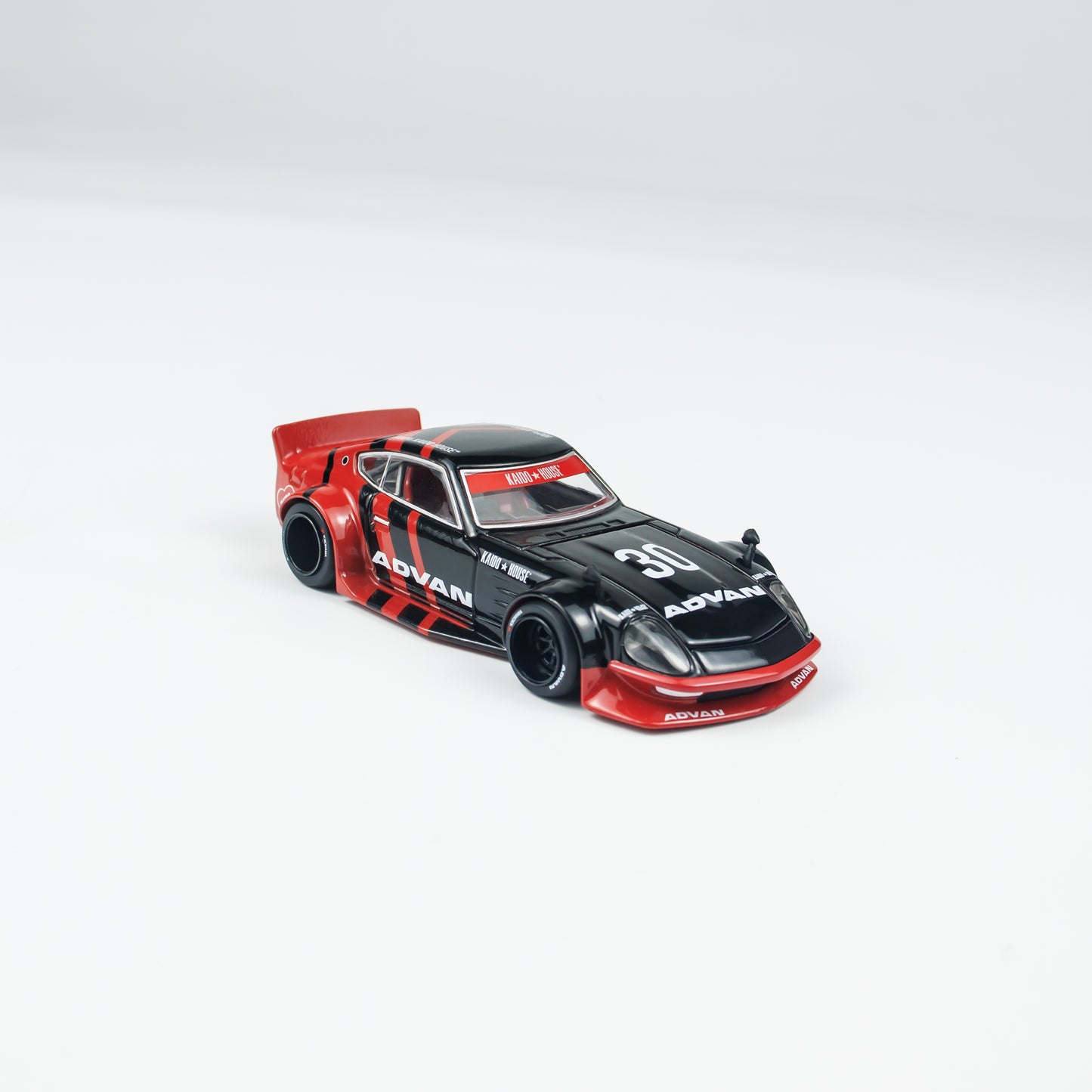 Mini GT 1:64 Nissan Fairlady Z Kaido GT ADVAN Kaidohouse (KHMG172)