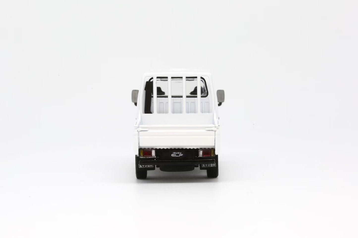 Model One 1:64 Isuzu ELF Double Cab Pick-Up Truck RHD Openable Tailgate White