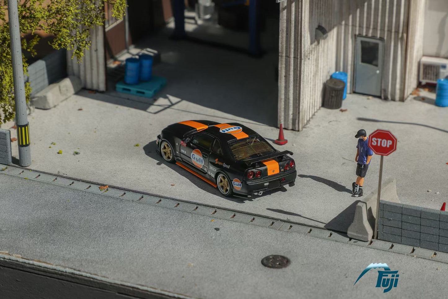 Fuji 1:64 Nissan Skyline GT-R R34 Nismo Z-Tune Gulf Black Edition