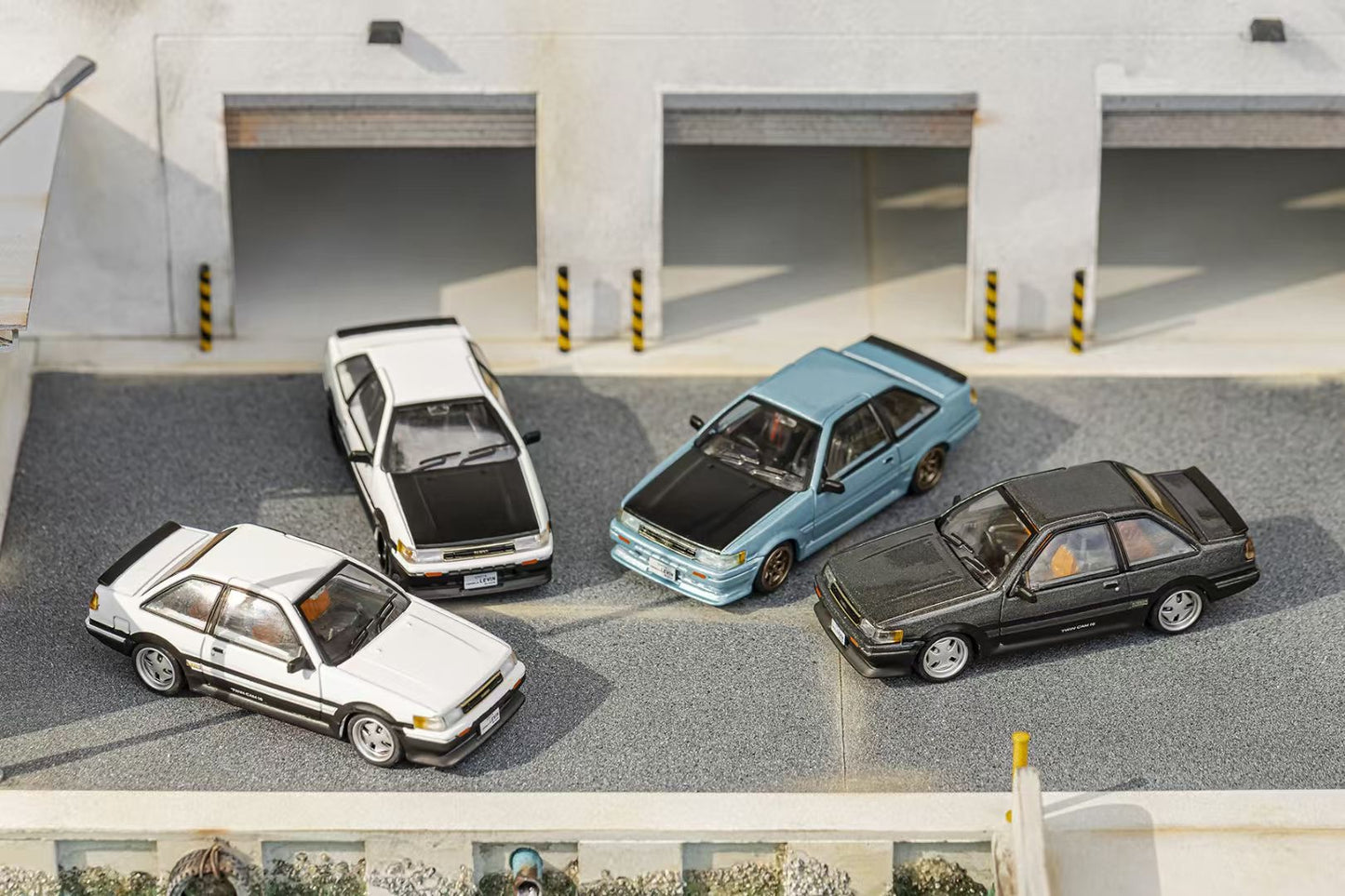 DCT 1:64 Toyota Corolla AE86 Levin White Black Hood Toyota Official Licensed