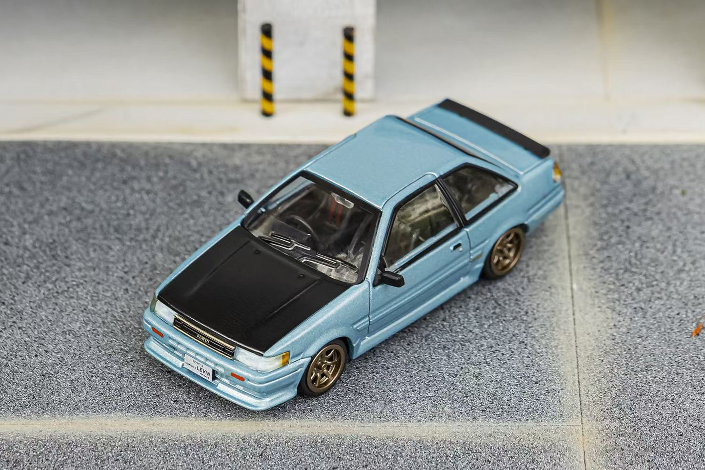 DCT 1:64 Toyota Corolla AE86 Levin Ice Blue Hood Toyota Official Licensed