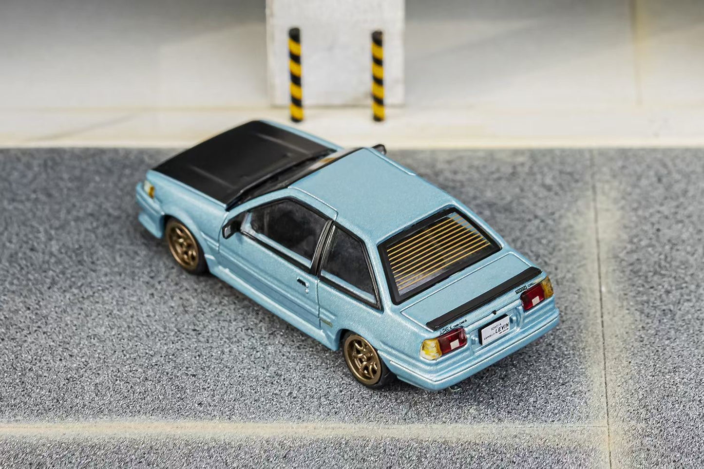 DCT 1:64 Toyota Corolla AE86 Levin Ice Blue Hood Toyota Official Licensed