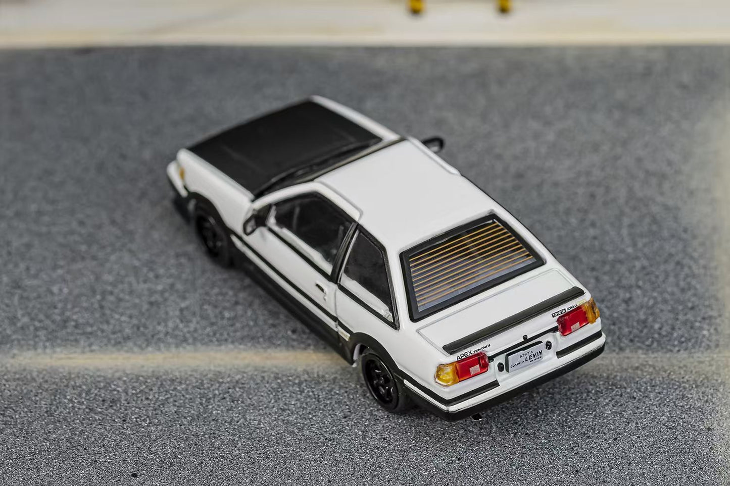DCT 1:64 Toyota Corolla AE86 Levin White Black Hood Toyota Official Licensed
