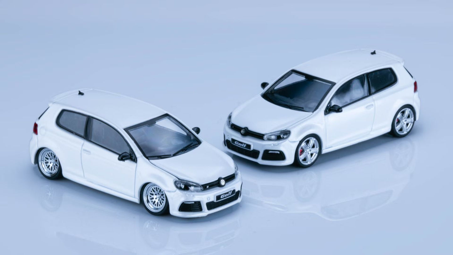 Maxwell 1:64 Volkswagen Golf GTI MK6 Pearl White BBS Wheels Low Stance Version Openable Front Hood Detailed Engine (China Beijing Hobby Expo HEC 2025 Event Edition)