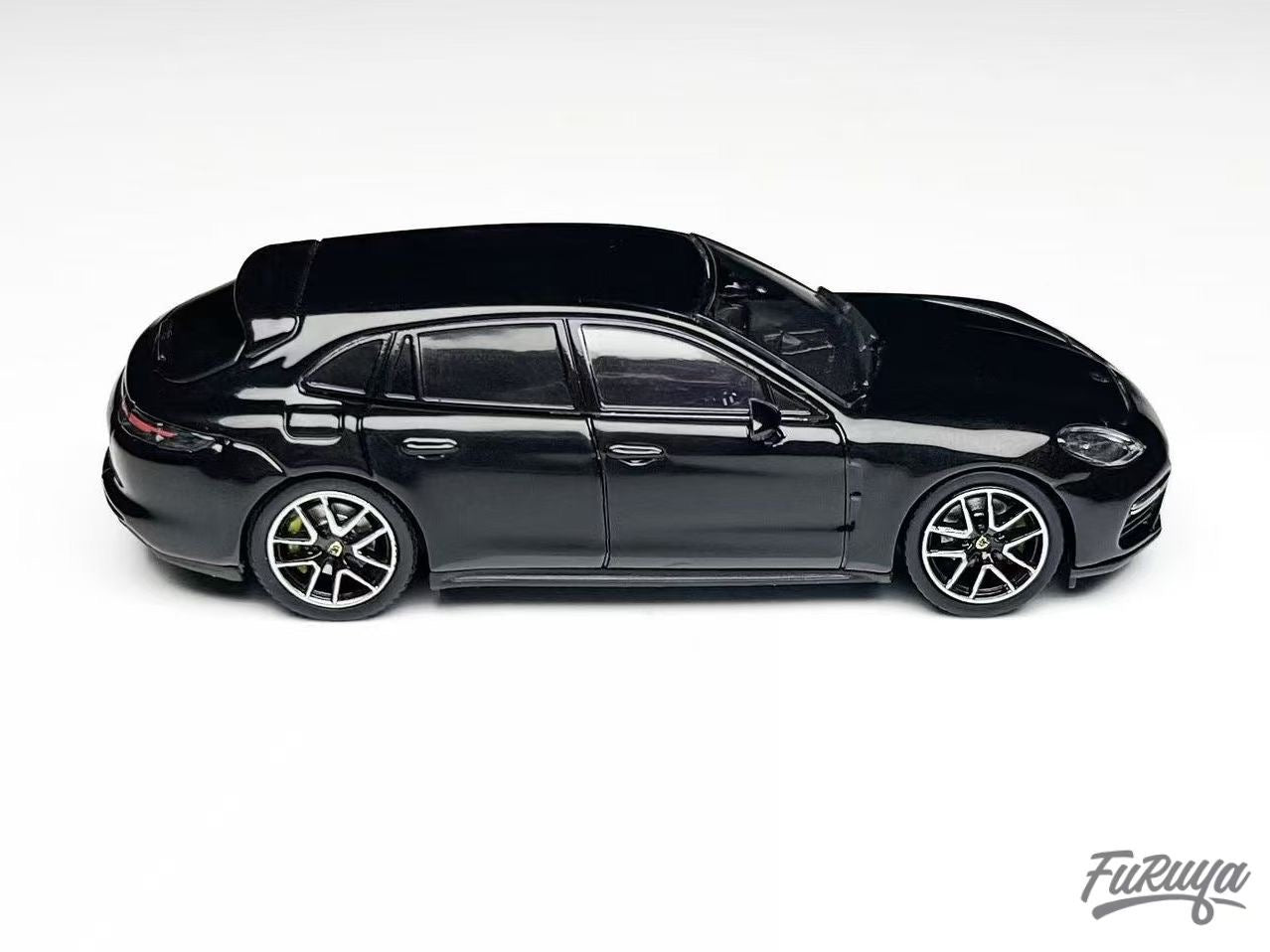 Furuya 1:64 Porsche Panamera Mk2 971 Turbo Shooting Brake Black Limited 999 Pieces
