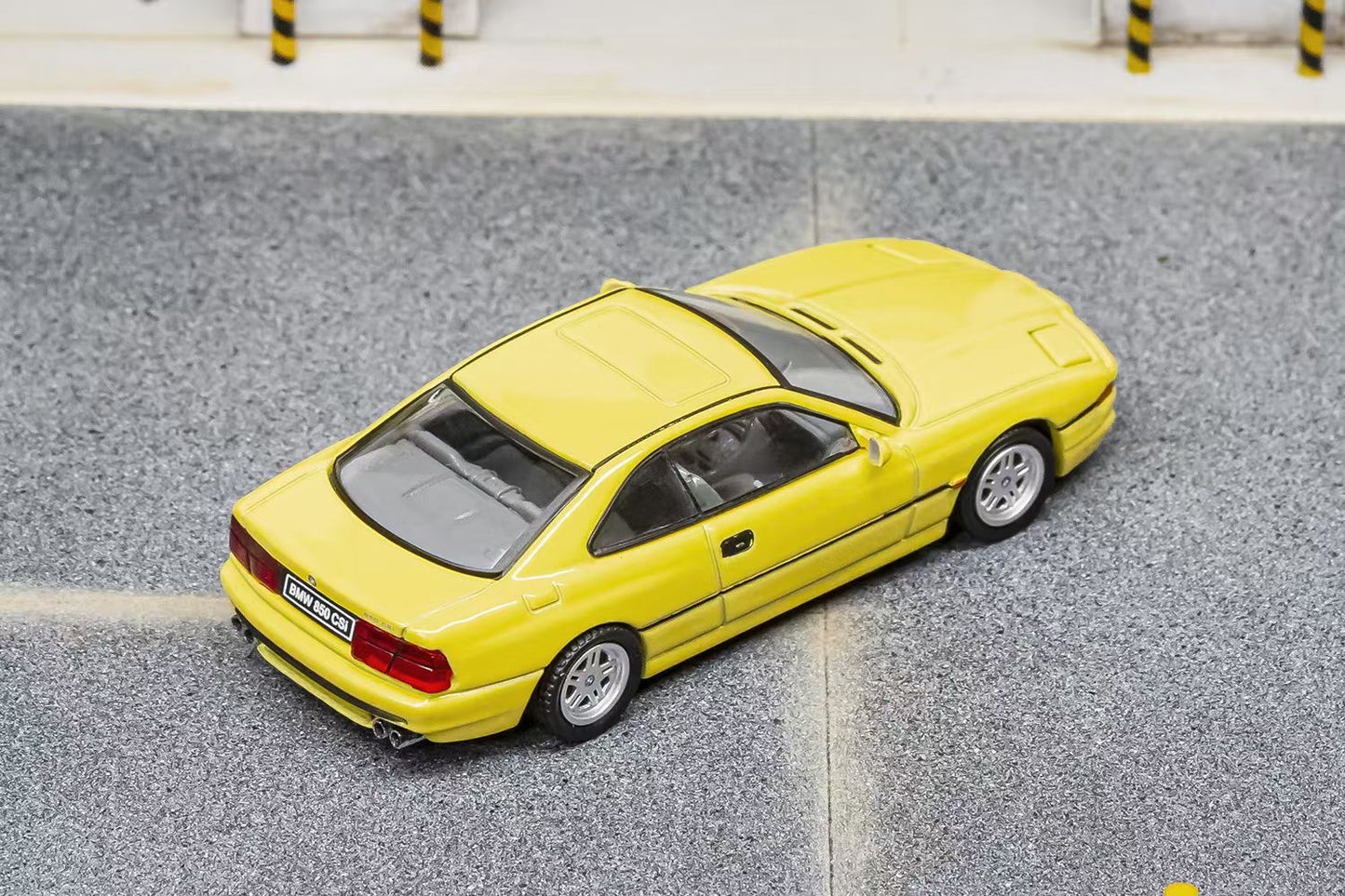 Shadow 1:64 BMW Series 8 E31 850CSi Coupe Yellow with Base and Acrylic Case