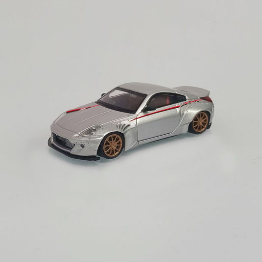 Solo 1:64 Nissan Fairlady Z33 350Z Pandem Rocket Bunny Custom Silver with Red Lines