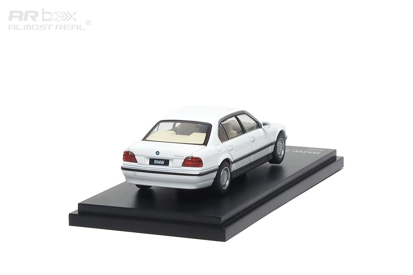 AR Box 1:64 BMW 7 Series Mk3 E38 750iL White BMW Official Licensed