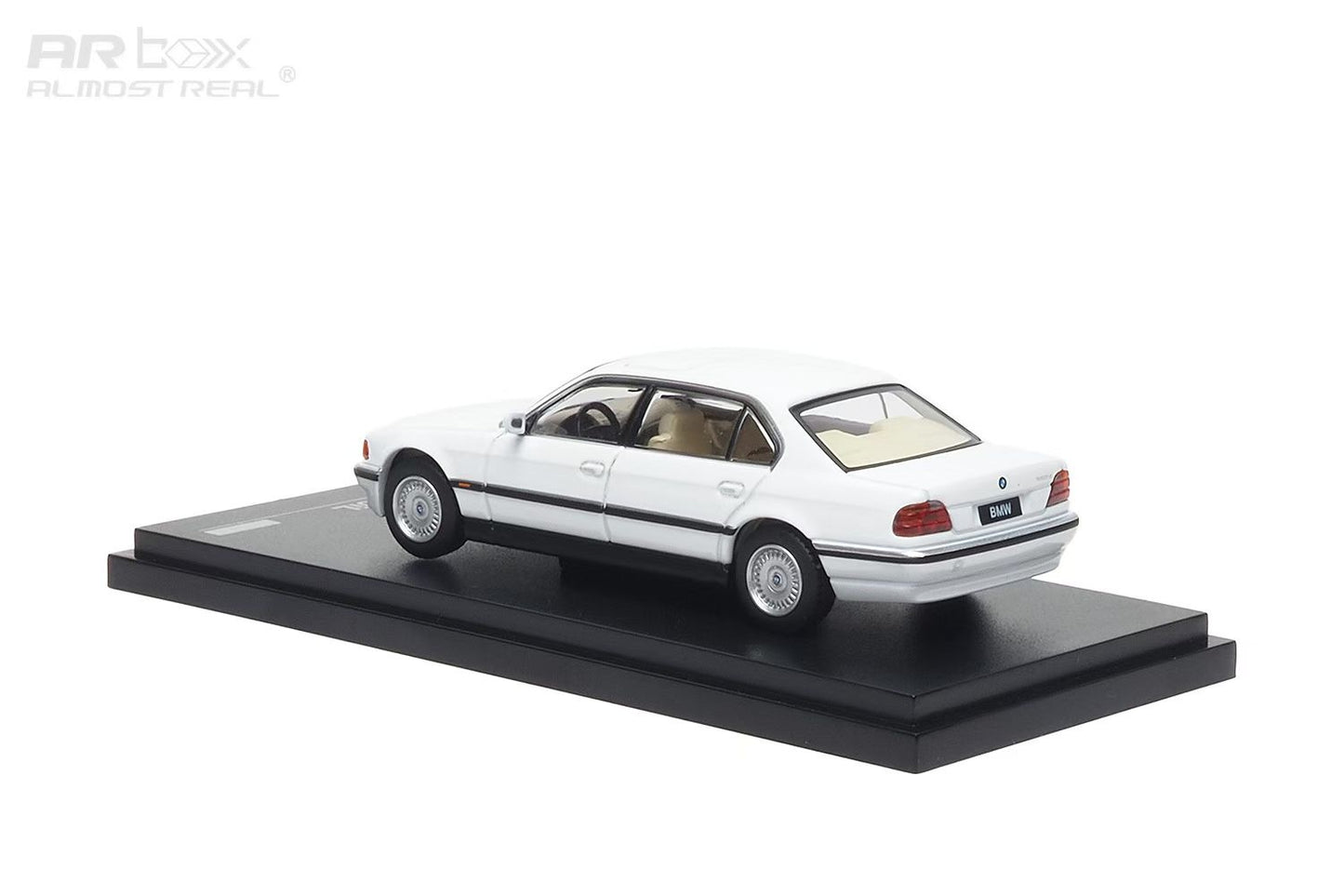AR Box 1:64 BMW 7 Series Mk3 E38 750iL White BMW Official Licensed