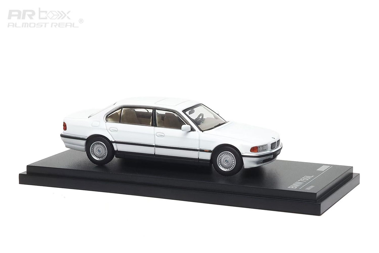 AR Box 1:64 BMW 7 Series Mk3 E38 750iL White BMW Official Licensed