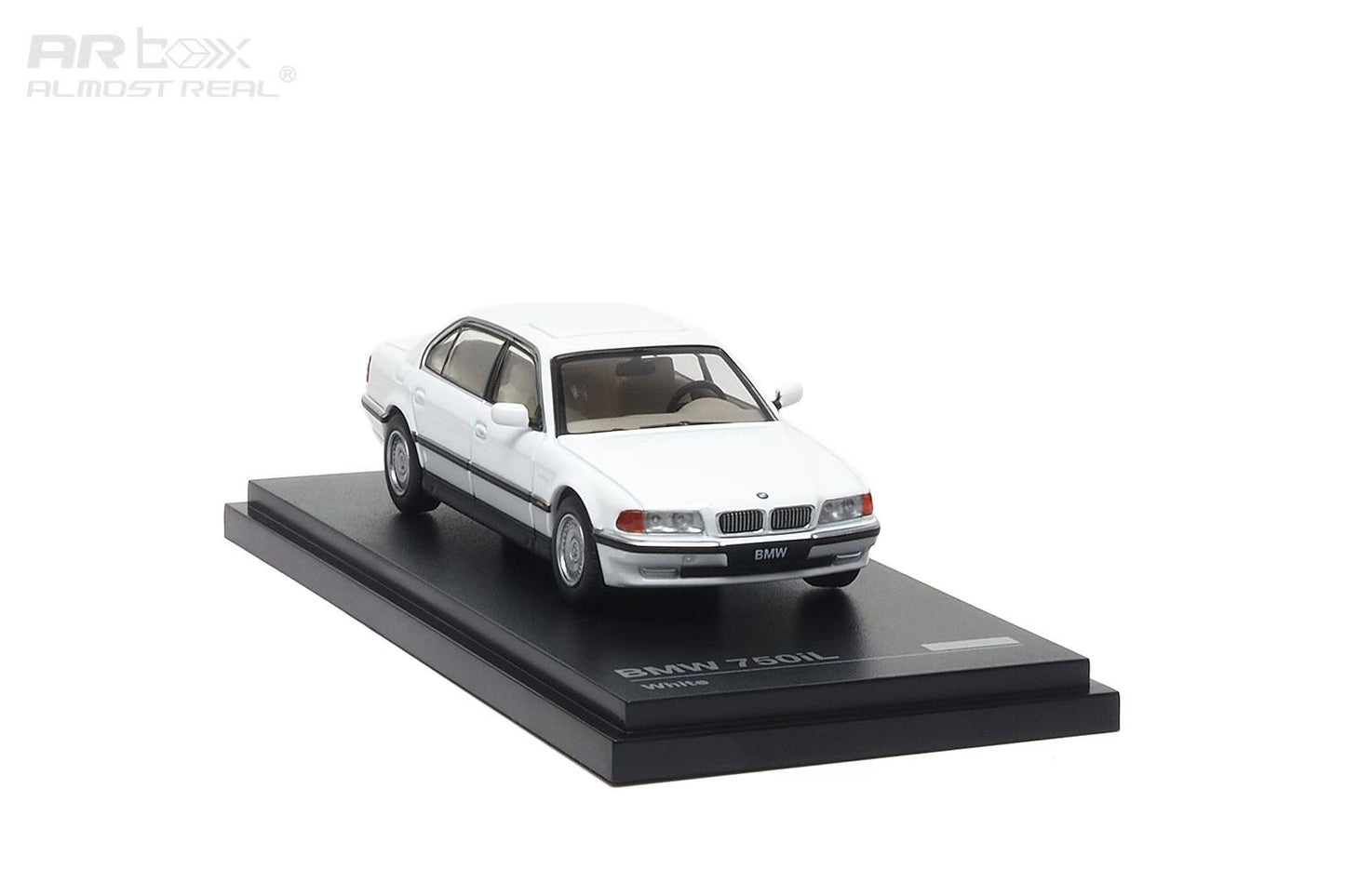 AR Box 1:64 BMW 7 Series Mk3 E38 750iL White BMW Official Licensed