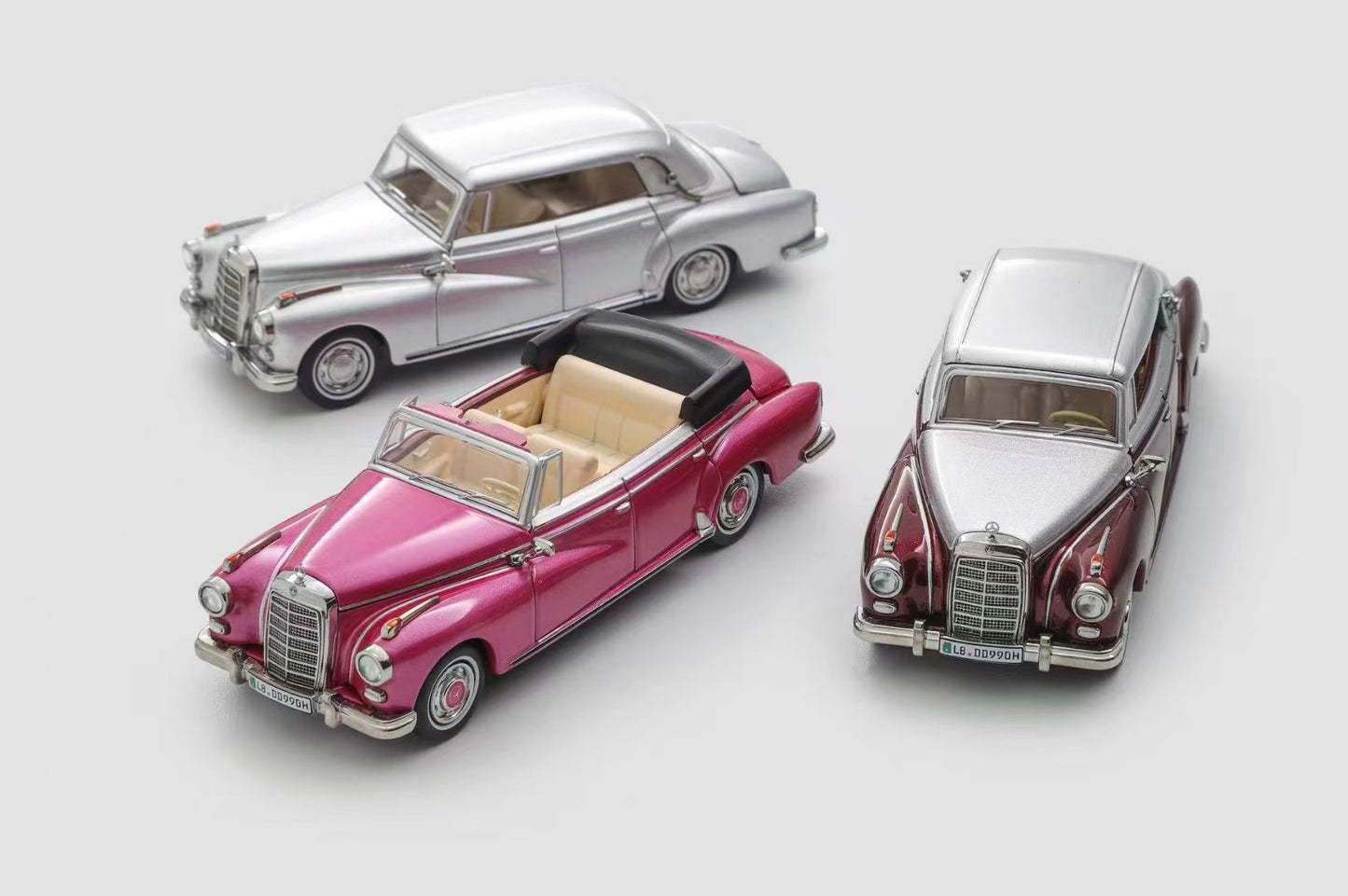 Mortal 1:64 Mercedes-Benz 300D Adenauer (W189) Soft Top Version Red & Silver Limited 499 Pieces (Removable Roof Top, Magnetic Removable Front Hood with Detailed Engine)