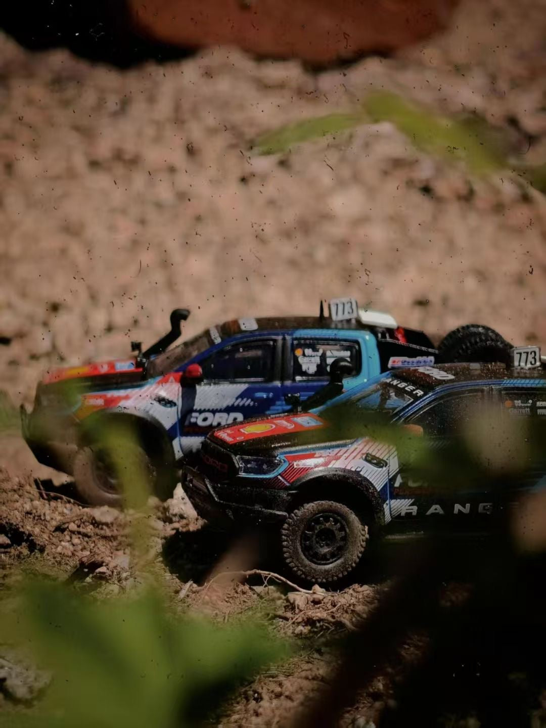 MK Miniatures 1:64 Ford Ranger P375/PX Raptor 2018 Pick Up Truck Rally Blue Rolling Cage Openable Boot with Accessories (Tyres, Tools, Fire Extinguisher)