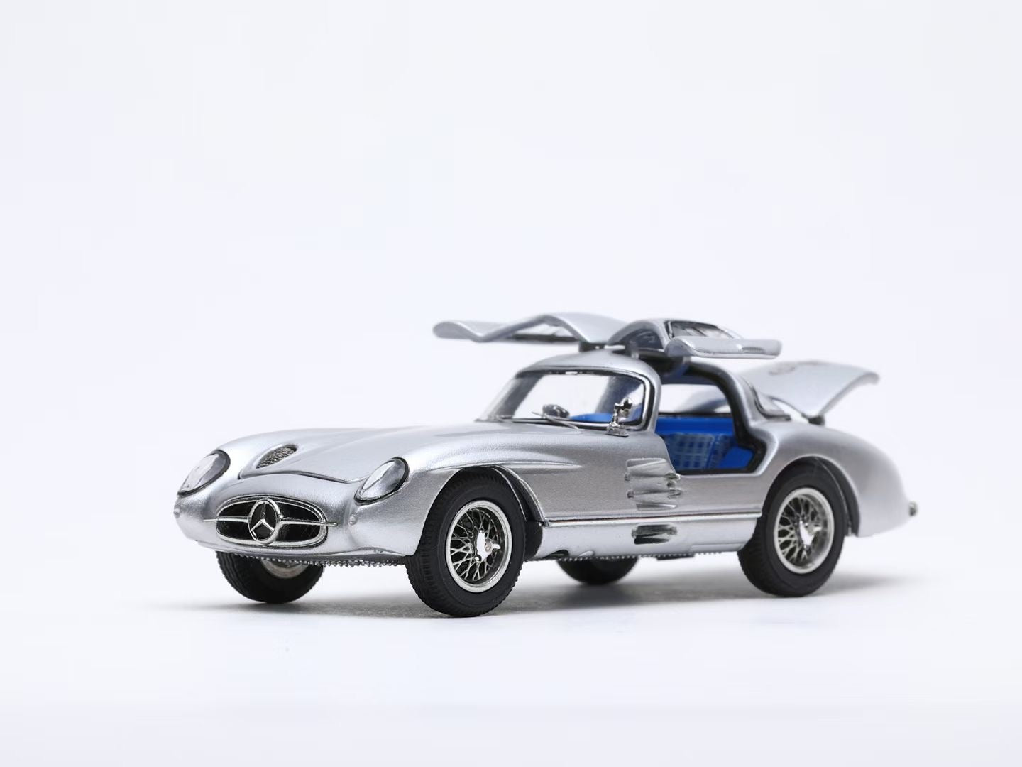 YS Model 1:64 Mercedes Benz SL Class MK1 300 SLR W196S 1955 Uhlenhaut Coupe Silver with Blue Interior (Openable Front Engine Hood and Gull Wing Doors)